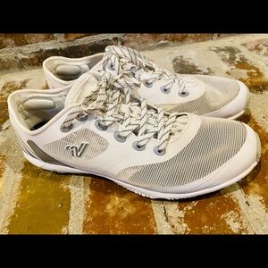 Varsity Ascend competition cheer shoes.  Size 8.5